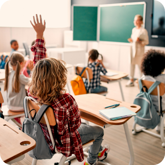 SOS Börsenbild Kinder Klassenzimmer Lernen Quadrat